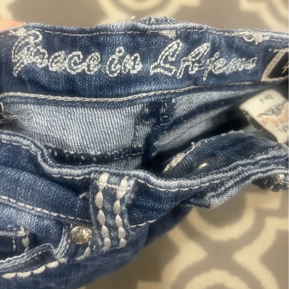 Vigoss Blue Denim Shorts with Rolled Cuffs/ Grace in LA Bundle Size 4 - Picture 9 of 9